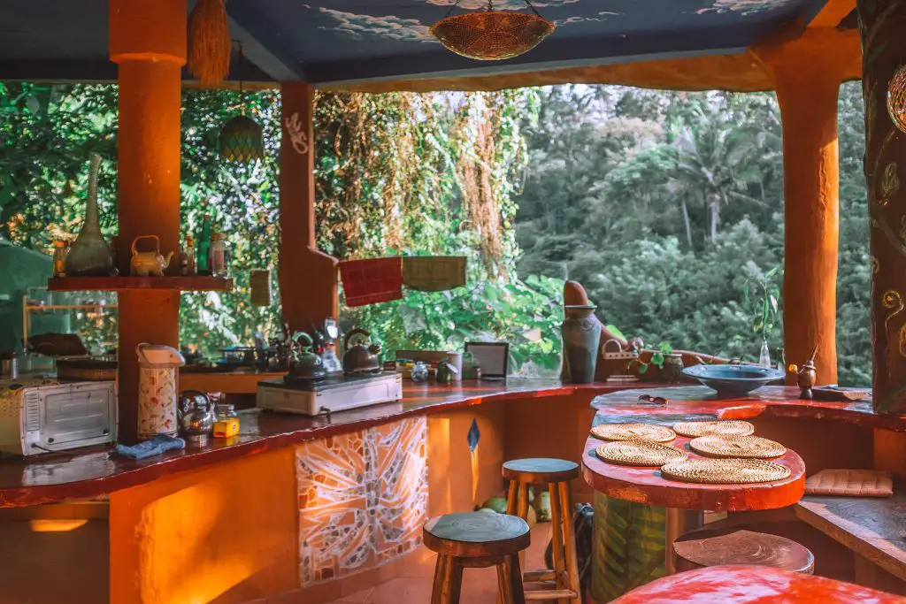 Image of a traditional outdoor kitchen. Source: maria orlova, pexels