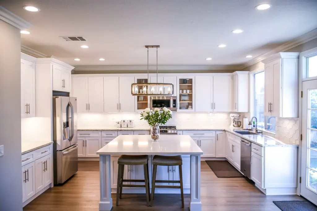 Image of a large kitchen. Source: Mark Mccammon. Pexels.
