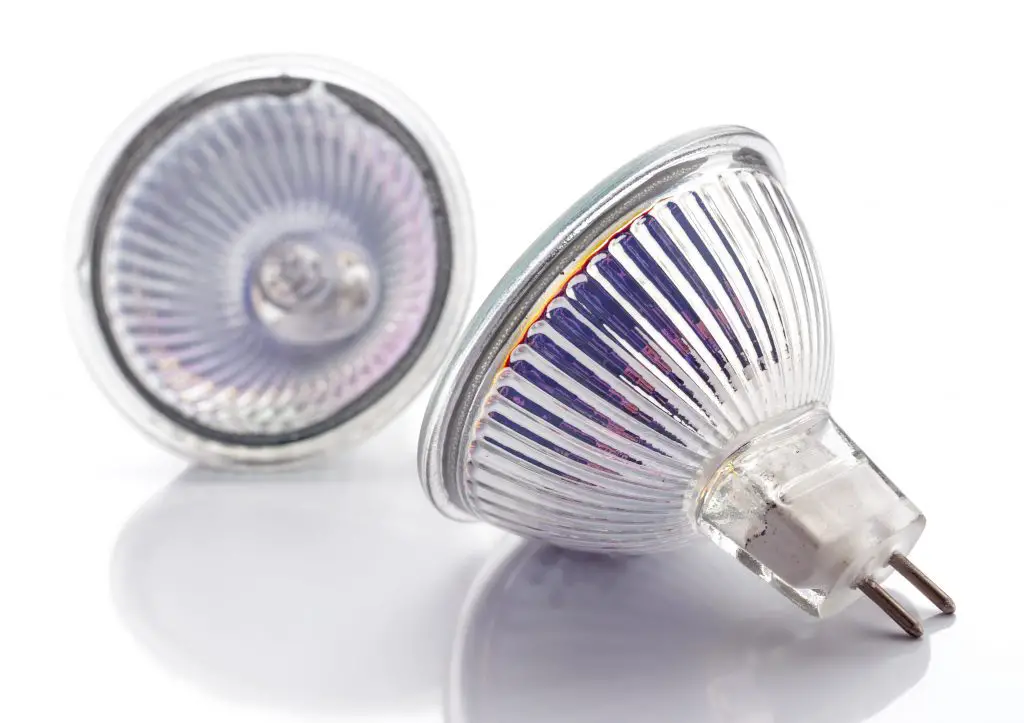 Image of two dichroic halogen light bulbs. Source: Adobe Stock